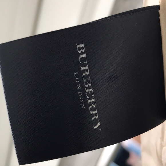 Burberry - Picture 6 of 7